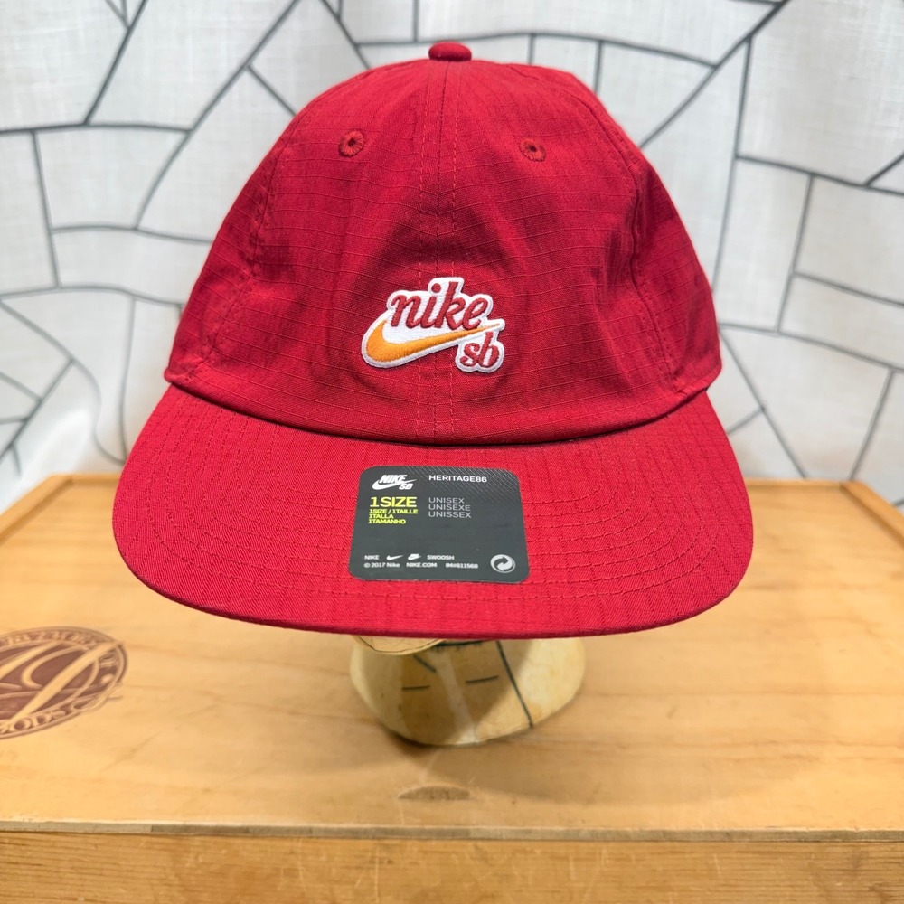 Nike SB Hat Unisex One Size Red Excellent Heritage86 Dri-FIT Ripstop Strapback